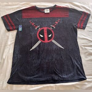 Marvels Deadpool T-shirt in size 2XL